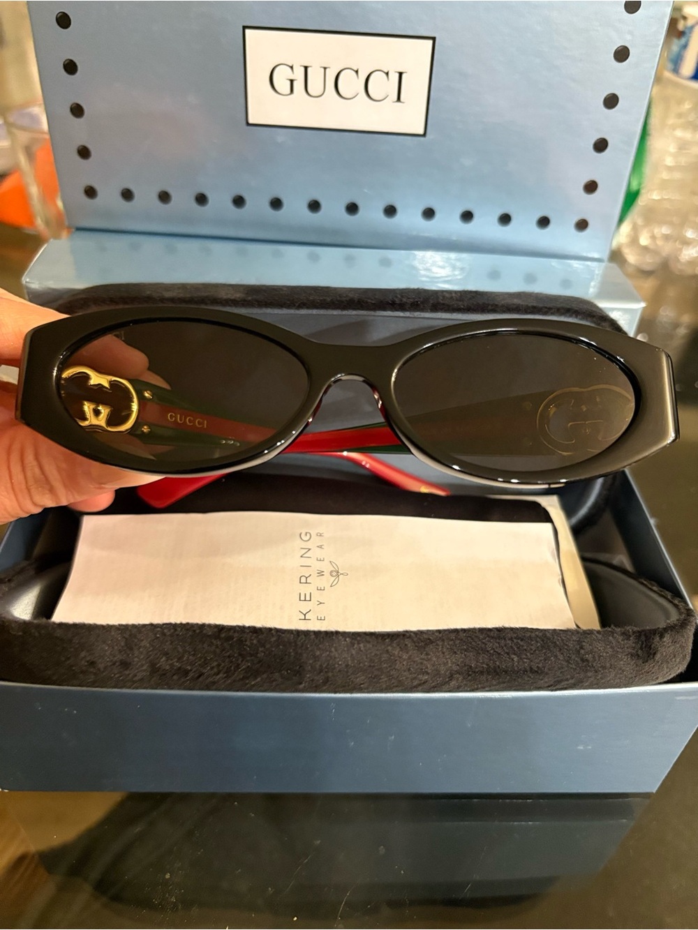 Gucci Black Oval Logo Sunglasses new with packaging - Picture 8 of 13